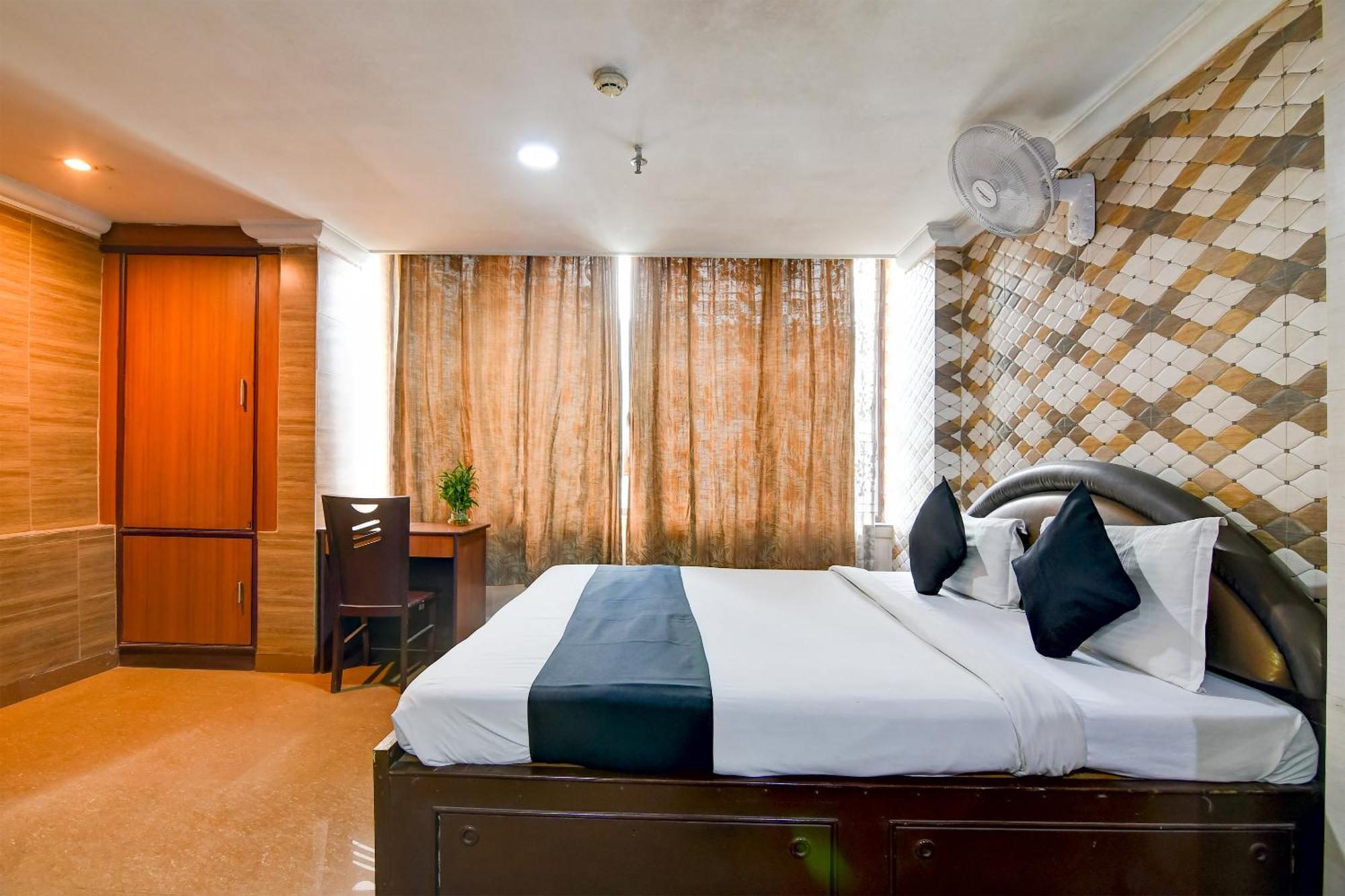 Brill Raj Palace Near City Centre 2 Калькутта Экстерьер фото