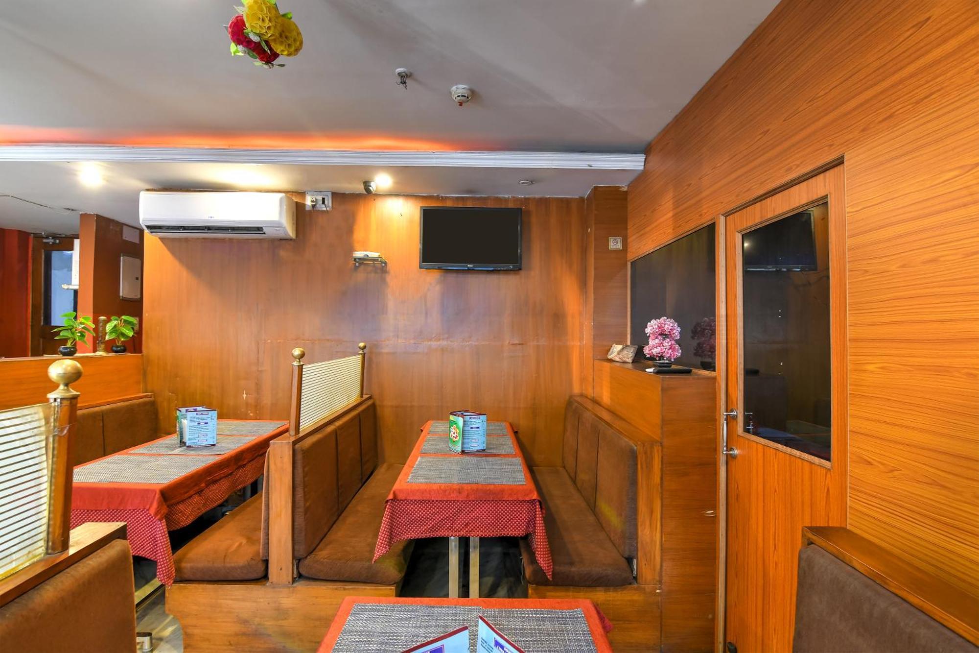 Brill Raj Palace Near City Centre 2 Калькутта Экстерьер фото