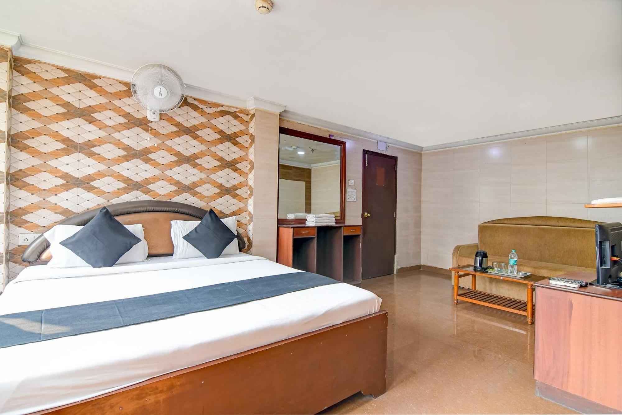 Brill Raj Palace Near City Centre 2 Калькутта Экстерьер фото